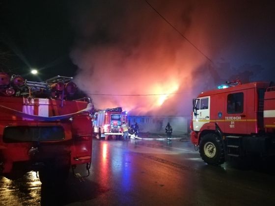 Четыре человека пострадали при пожаре в кафе в Костроме