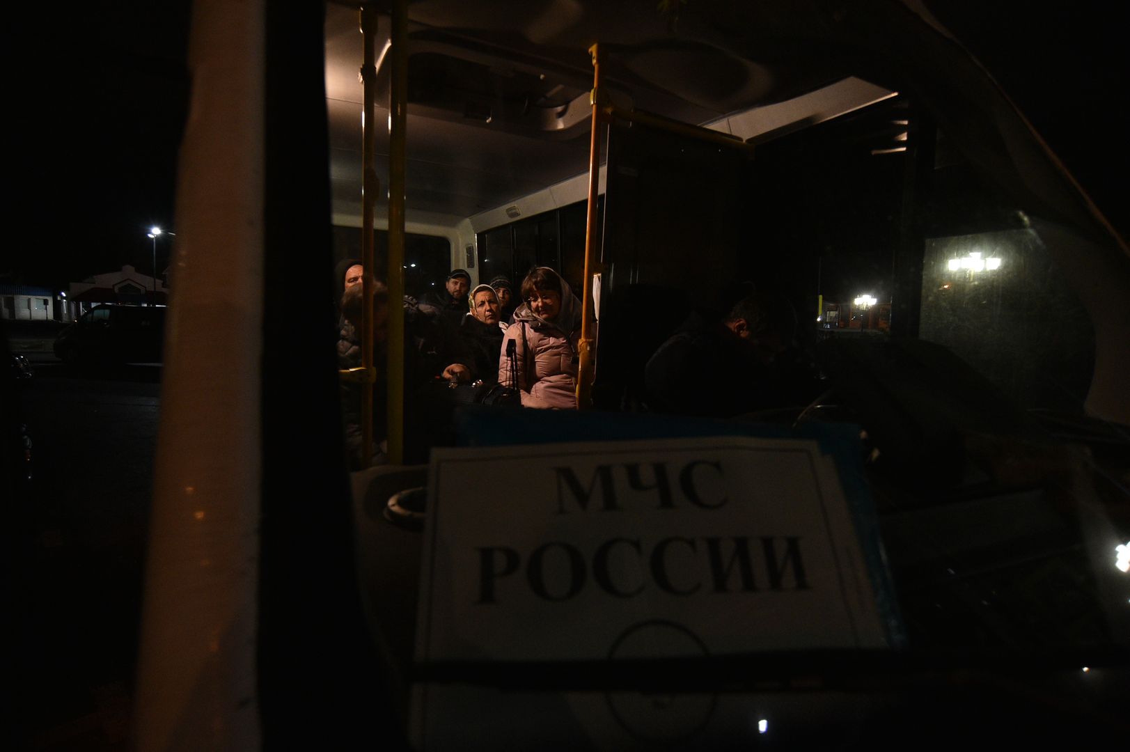 Эвакуацией людей из Херсонской области организована МЧС России