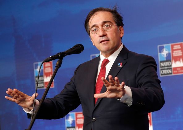 Глава МИД Испании Хосе Мануэль Альбарес на пресс-брифинге