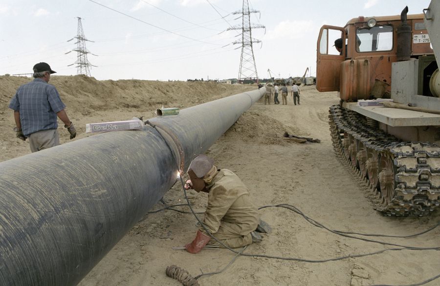 Сварка газопровода в окрестностях Баку