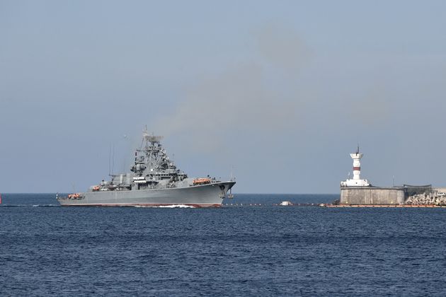 Военный корабль Черноморского флота РФ в Севастопольской бухте