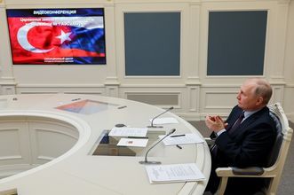 Президент РФ Владимир Путин принял участие в церемонии поставки первого ядерного топлива для АЭС «Аккую»