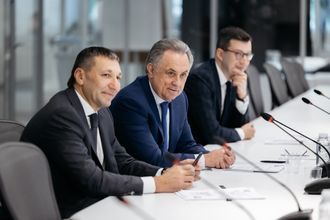 На встрече участников программы Архитекторы. рф с генеральным директором ДОМ. РФ Виталием Мутко